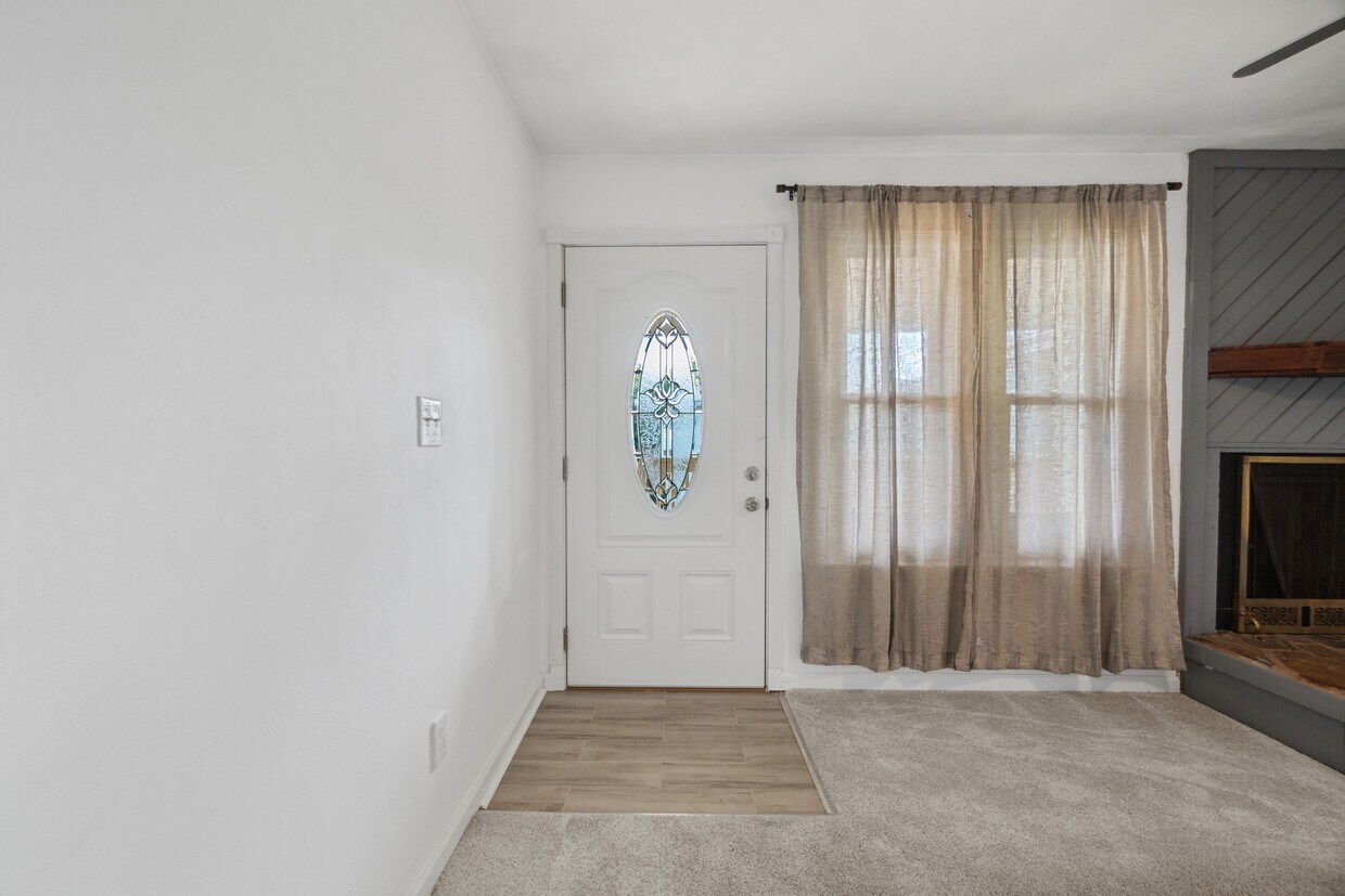 Foto principal - 1311 E Ocean View Ave