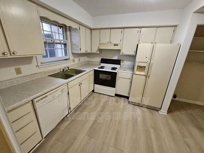 Building Photo - 514-C Peele Street