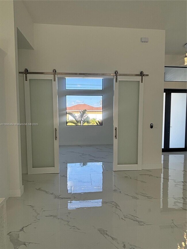 Foto del edificio - 50 NE 4th St