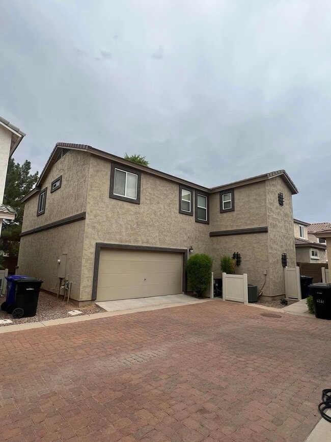 Photo - 4-bedroom and loft in the Willows with com...