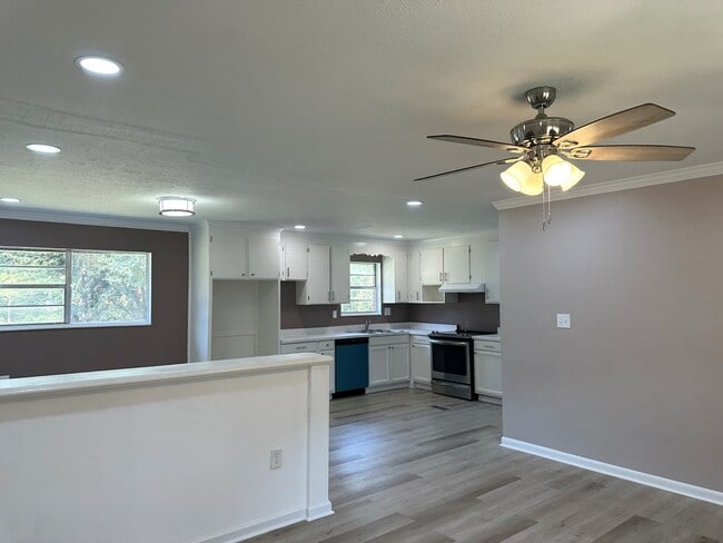 Building Photo - 1138 Philema Rd S