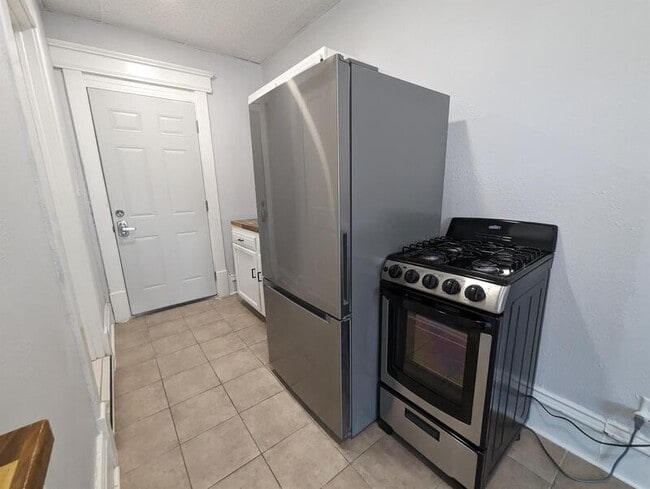 Building Photo - 124 S 2nd St