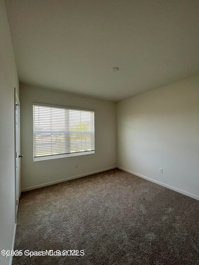 Building Photo - 7459 Tourmaline Dr