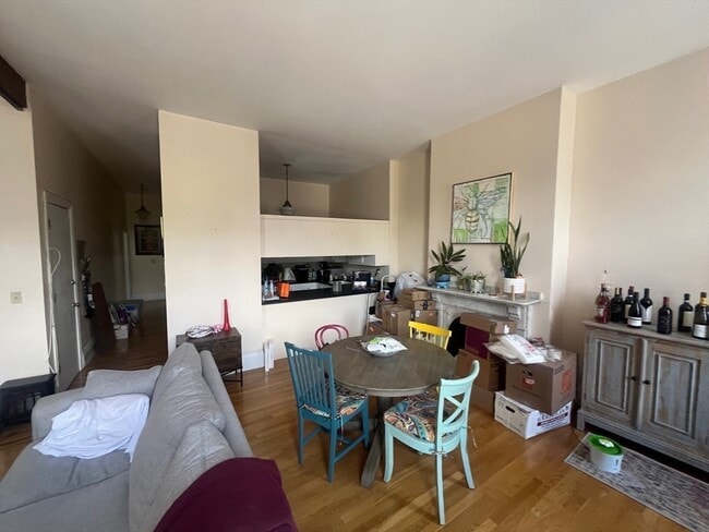 Building Photo - 565 Massachusetts Ave