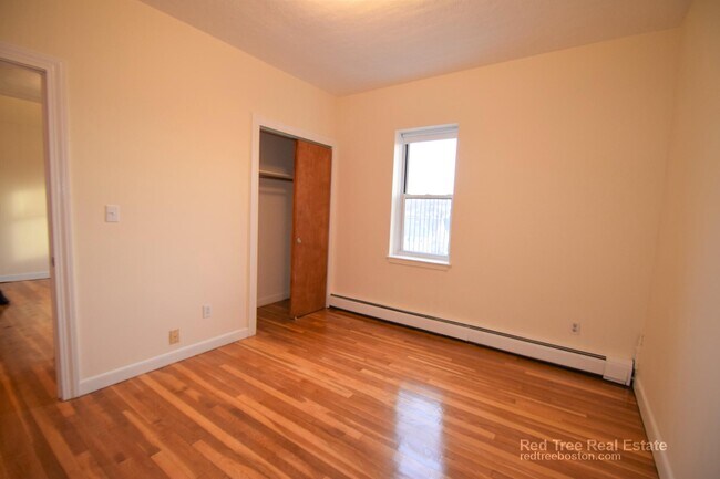 Foto del edificio - 172 N Beacon St