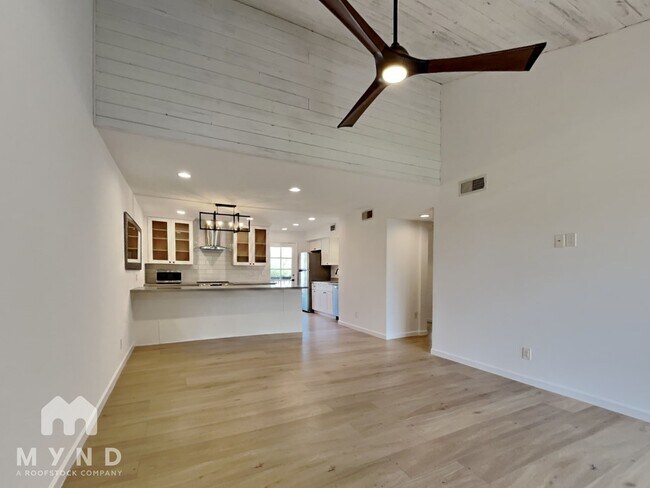 Foto del edificio - 5998 N 78th St