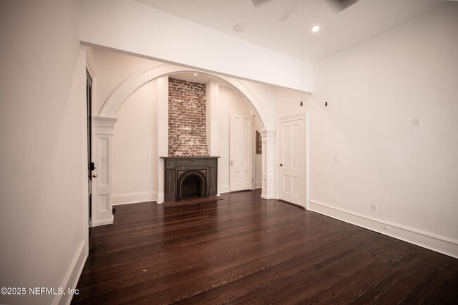 Building Photo - 1820 Goodwin St