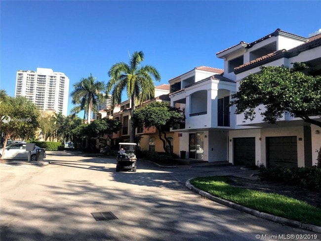 Building Photo - 19506 E Country Club Dr