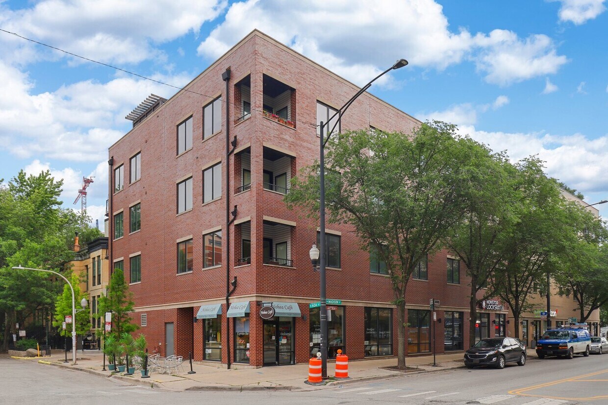 1312 W Madison St Unit 2C, Chicago, IL 60607 Condo for Rent in