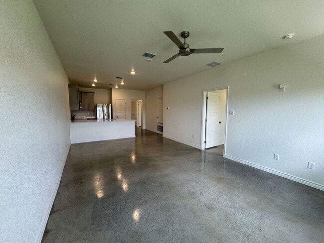 Building Photo - 1117 Lindsey Dr