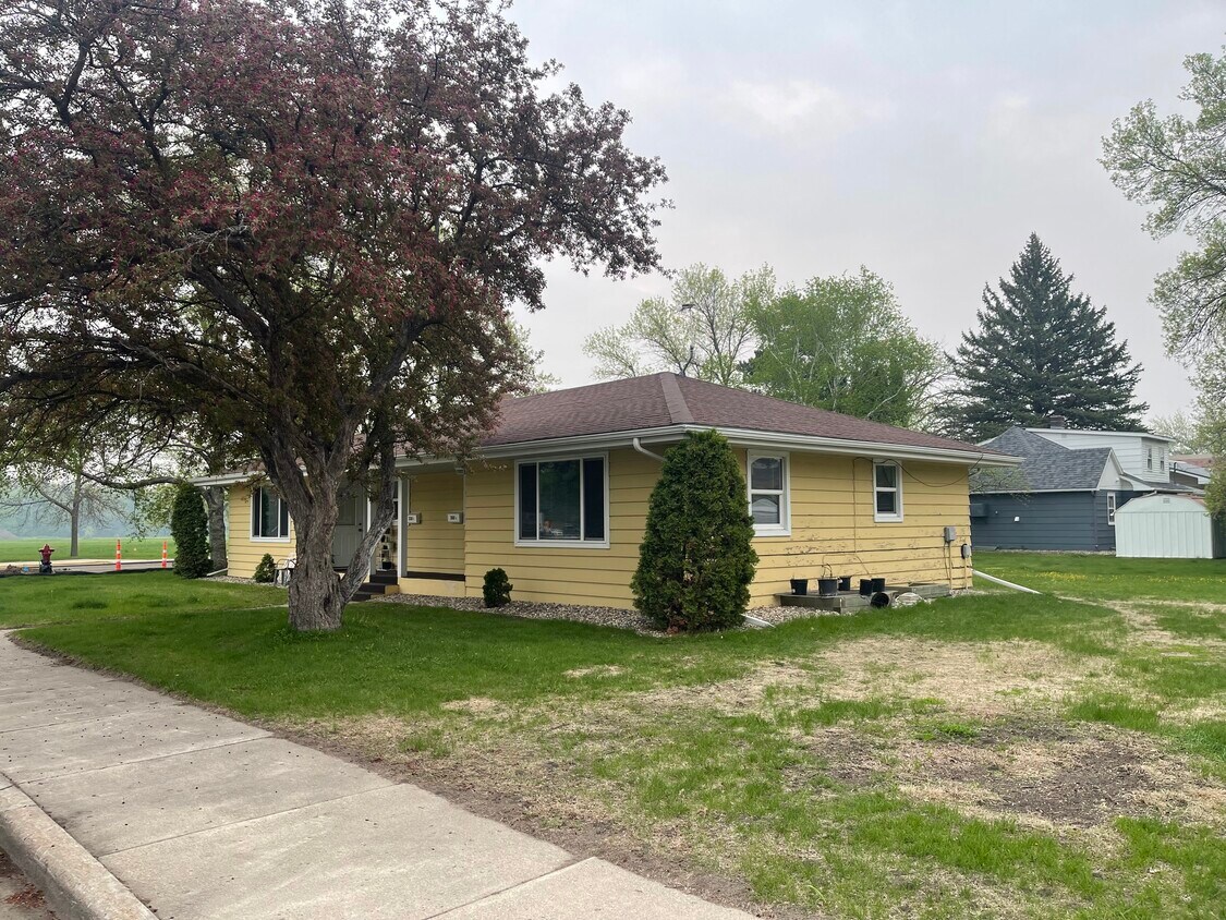 Foto principal - 318 14th Ave E