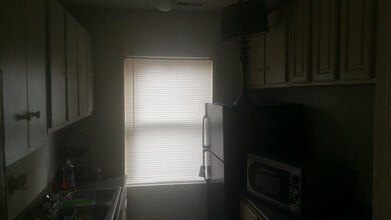 Building Photo - 2314 Chestnut Ave