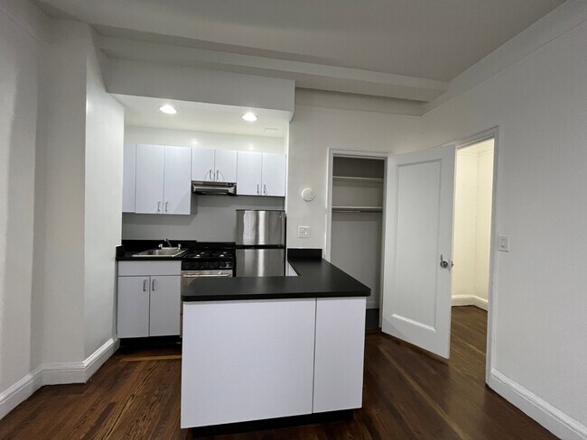 Foto del edificio - 140 E 46th St