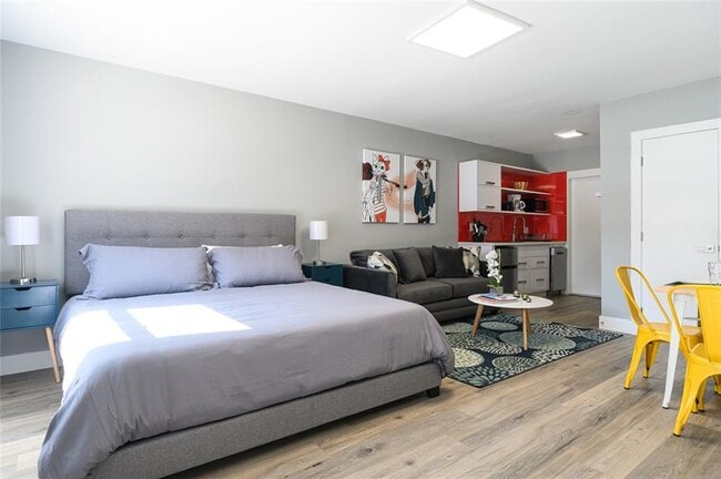 Foto del edificio - 1020 N Victoria Park Rd