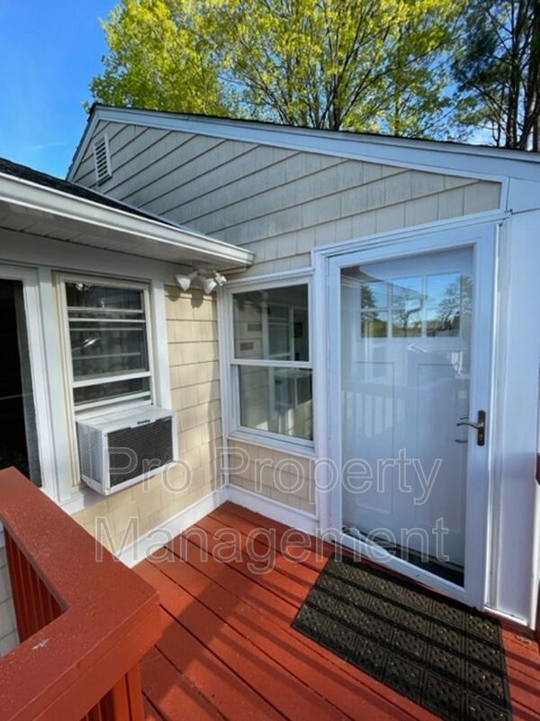 Building Photo - 24 Pine Dr