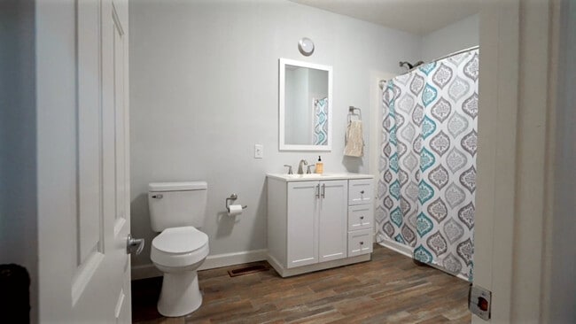 Foto del edificio - 307 W College Ave