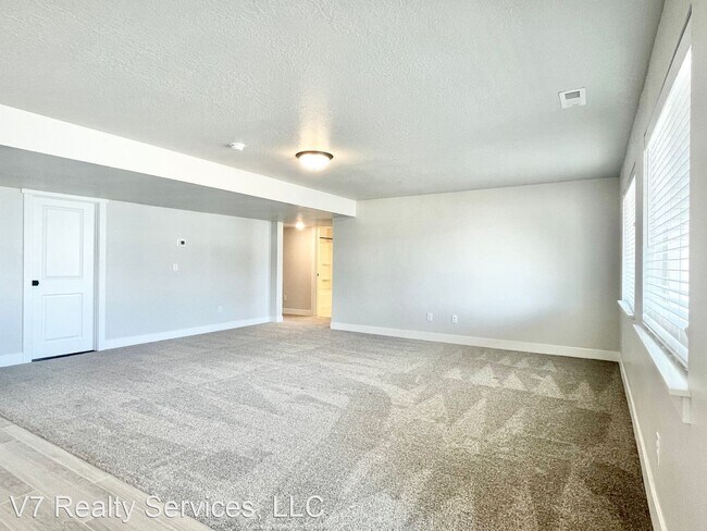 Building Photo - 2 br, 1 bath House - 14079 S. Overwatch Dr.