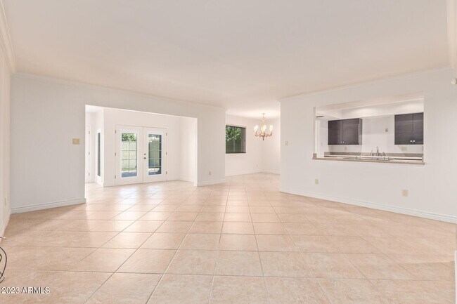 Foto del edificio - 6282 E Pinchot Ave