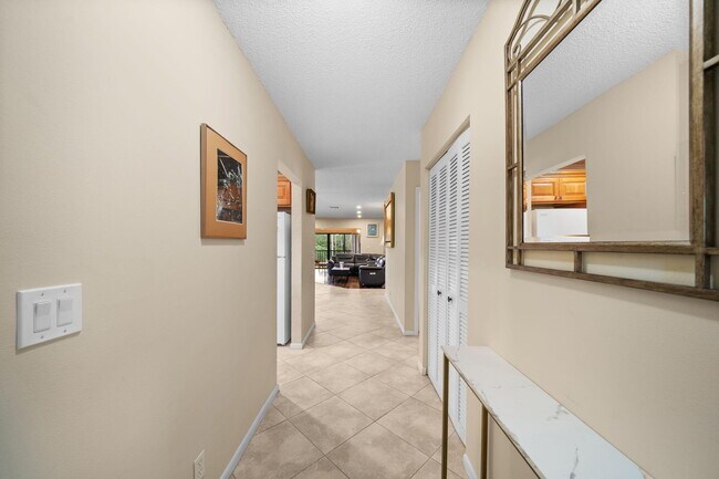 Foto del edificio - 21669 Tall Palm Cir