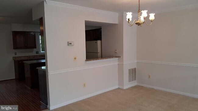 Building Photo - 43570 Blacksmith Square
