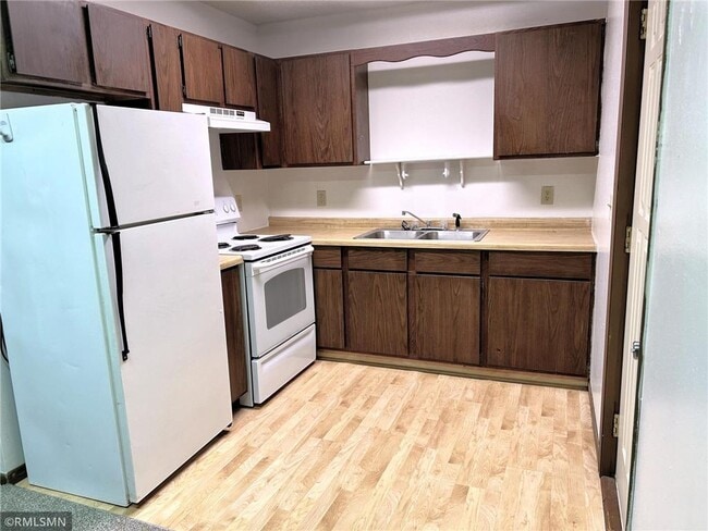 Building Photo - 102 Bridge Ave