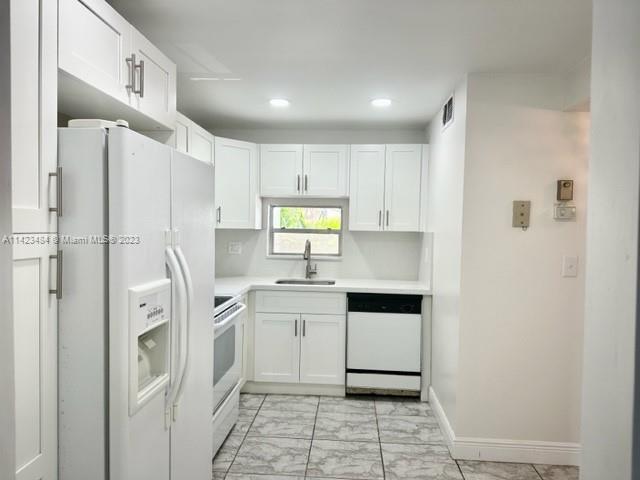 Foto del edificio - 8970 S Hollybrook Blvd
