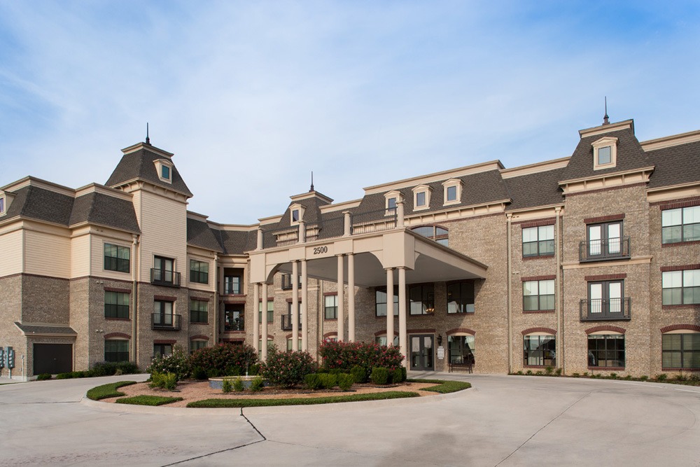 Foto principal - Discovery Village @ Castle Hills SeniorLiving