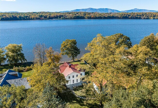 Foto del edificio - 7 Steamboat Dock Ln