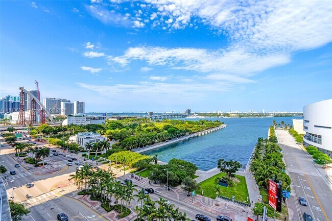 Foto del edificio - 888 Biscayne Blvd