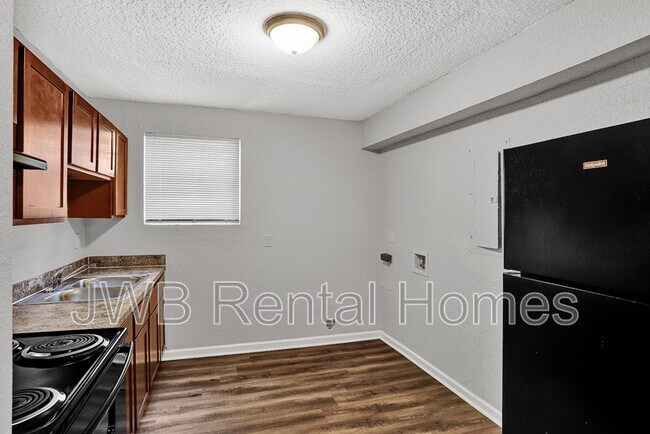 Photo - 1491 W 5th St Apartment