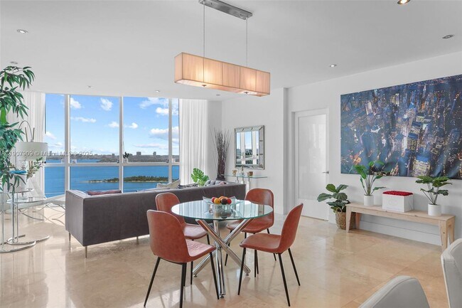 Foto del edificio - 665 NE 25th St