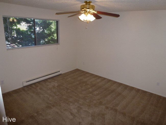 Building Photo - 104 N 104th St