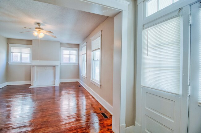 Building Photo - 109 4th St