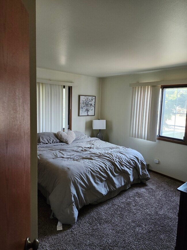 Foto del edificio - W157N11455 Hilbert Ln