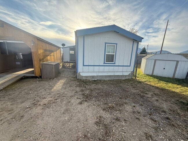 Foto del edificio - 3 bedroom 2 bath home in Country Setting