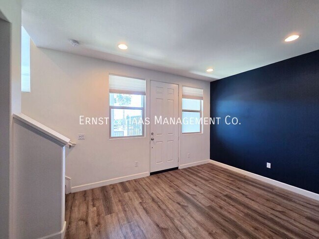 Foto del edificio - 3003 E Pacific Coast Hwy