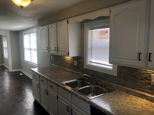 Kitchen - 422 S State St