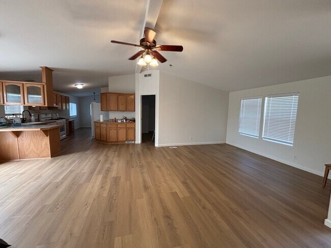 Building Photo - 1782 Lotus Rd
