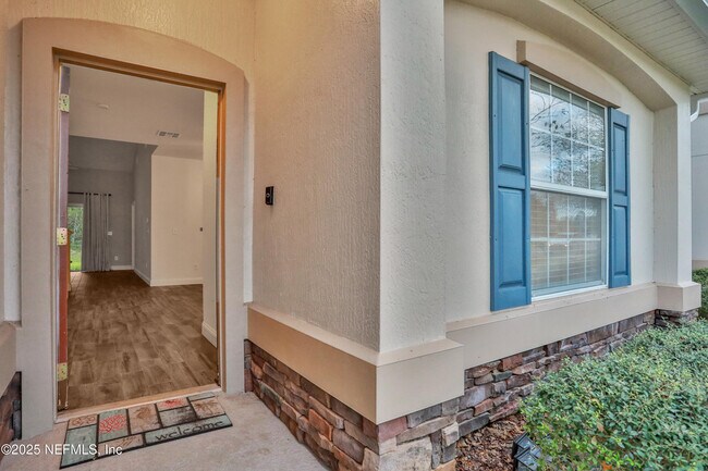 Building Photo - 336 Wooded Crossing Cir