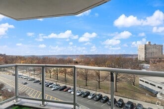 Building Photo - 3333 Henry Hudson Pkwy