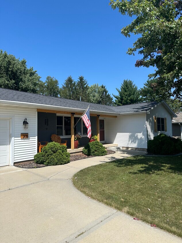 205 Simon Crestway, Waunakee, WI 53597 House Rental in Waunakee, WI