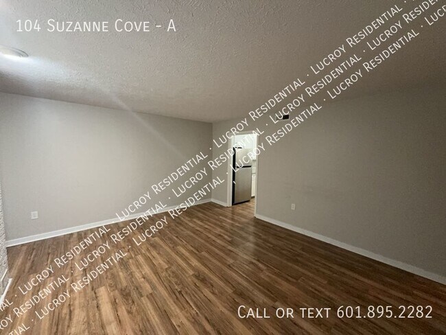Foto del edificio - 104 Suzanne Cove