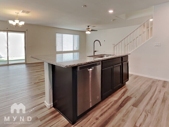 Foto del edificio - 11678 N 166th Dr