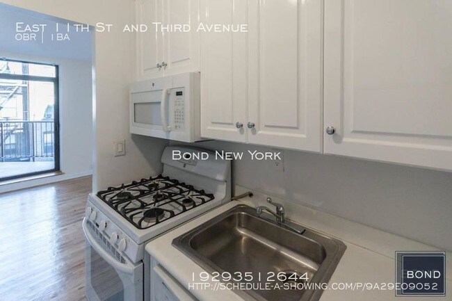 Building Photo - 207 E 12th St