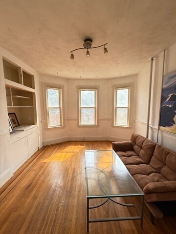Foto del edificio - 58 Aspinwall Ave