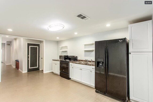 Foto del edificio - 2141 Dayron Cir NE