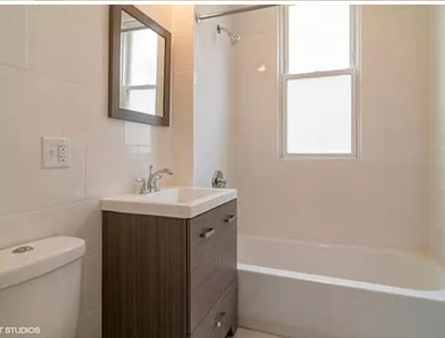 Building Photo - 4847 W Washington Blvd