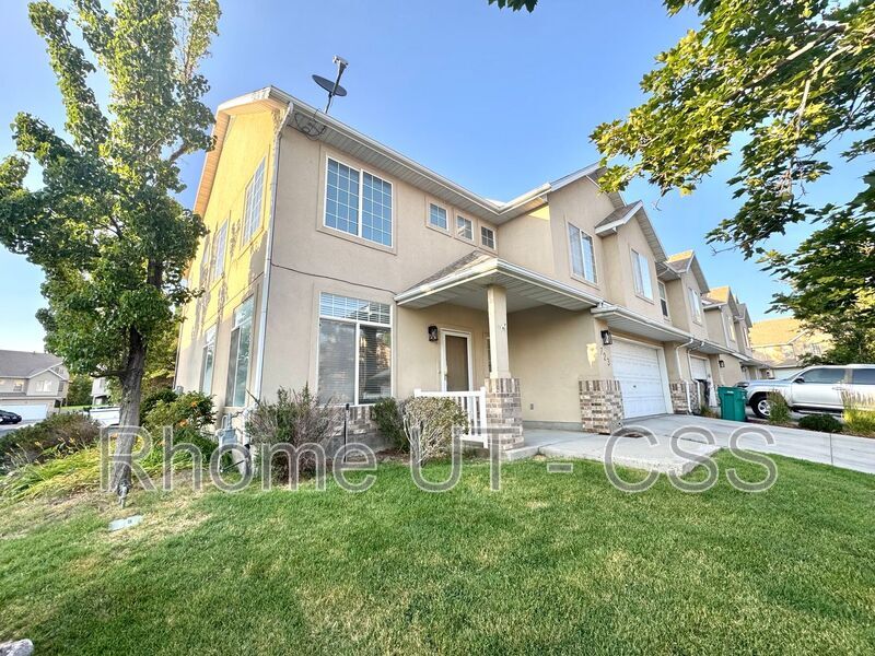 Foto principal - 723 Sandy Point Dr