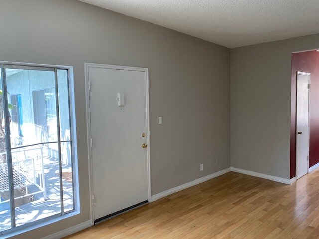 Building Photo - 941 N San Vicente Blvd