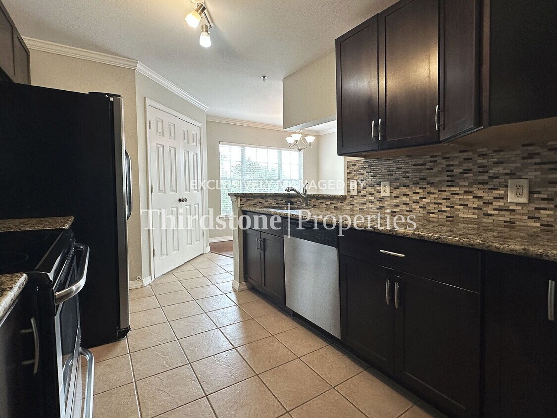 Primary Photo - 7800 Point Meadows Dr